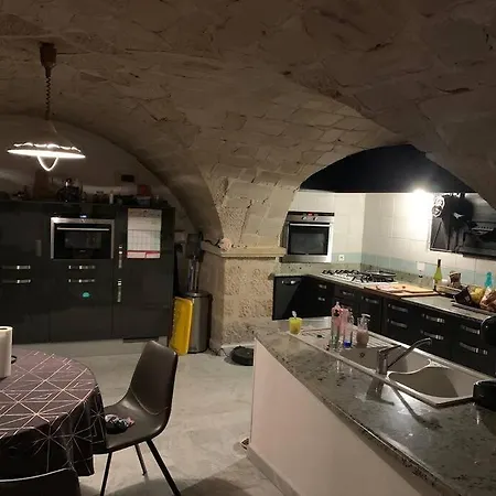 Otel Ferme Renovee Avec Piscine Polignac (Haute-Loire)