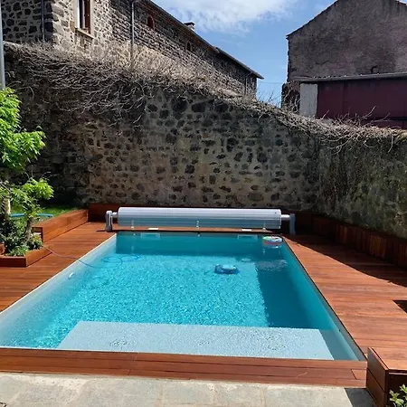 Otel Ferme Renovee Avec Piscine 4*