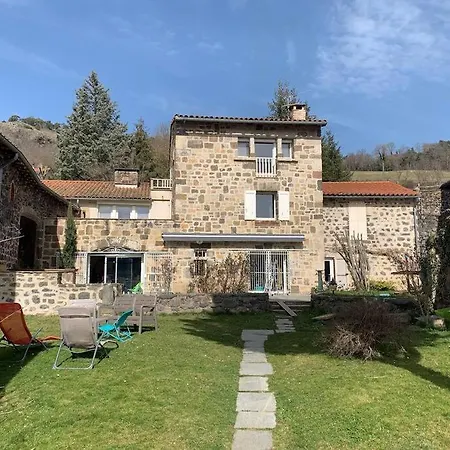 Otel Ferme Renovee Avec Piscine Polignac (Haute-Loire)